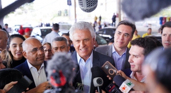Caiado participa da inauguração de terminal em Goiânia